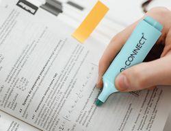 Rotulador q-connect fluorescente pastel punta biselada estuche de sobremesa 8 colores surtidos