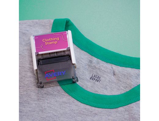 Sello avery especial tejidos personalizable 3 lineas 288 caracteres con pinza y tira termoadhesiva lavable negro