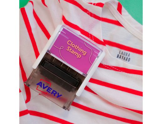 Sello avery especial tejidos personalizable 3 lineas 288 caracteres con pinza y tira termoadhesiva lavable negro