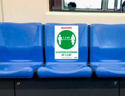 Señal adhesiva avery mantener distancia minina de 1,5 mt DIN A4 resistente a los rayos uv pack de 2 unidades