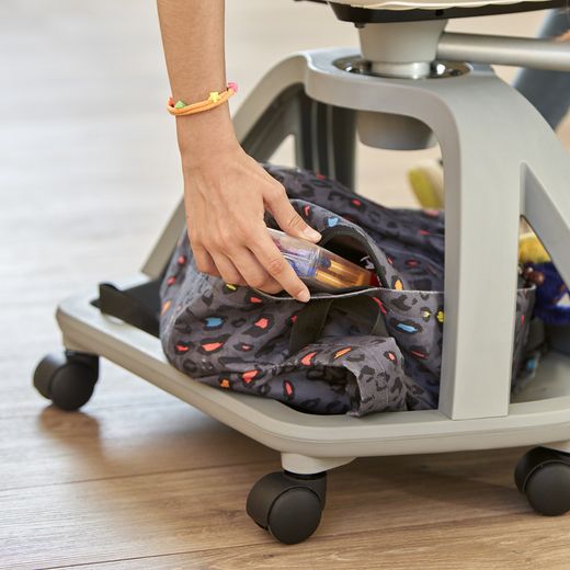 Silla Confidente Con Ruedas Y Pala Escritura Tapizado Verde