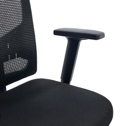 Silla Oficina Rd937-4 Asiento Tapizado Negro / Respaldo Malla Negra, Con Brazos Regula