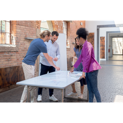 Sistema de pizarra magnética y tablero de anuncios móvil Move&Meet