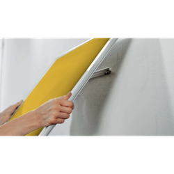 Tablero NOBO Impression Pro de formato panorámico de fieltro1220x690mm, amarillo