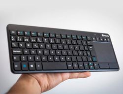 Teclado ngs warrior inalambrico touch pad con teclas multimedia de 2,4 ghz color negro