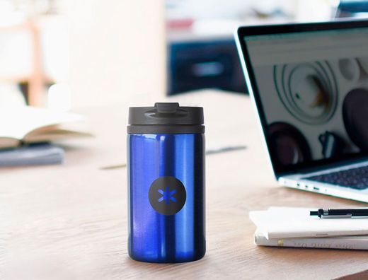 Vaso antartik acero inoxidable con tapa dosificador de seguridad y base acolchada 290 ml 4880AZUL